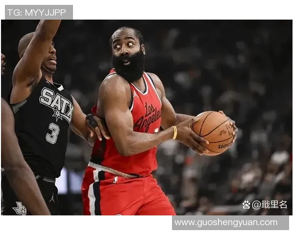 NBA赛事分析：独行侠对决火箭开拓者再胜湖人快船险胜热火的精彩回顾