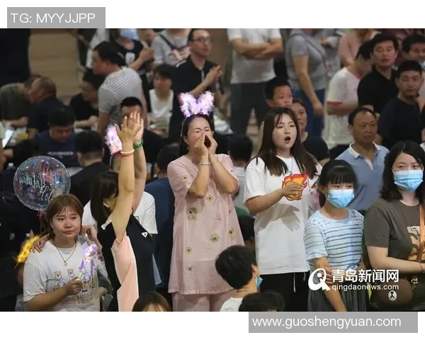 凯恩与妻子共享啤酒节欢乐时光为这一周的美好回忆添上完美句号