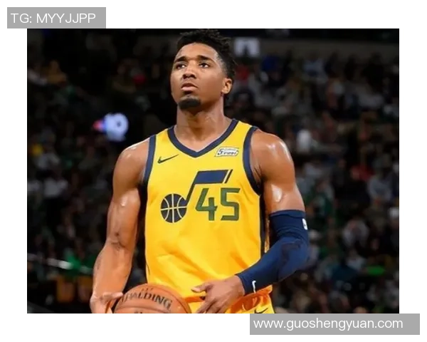 芬奇称赞戈贝尔防守能力认为他仍具备争夺最佳防守球员奖的实力