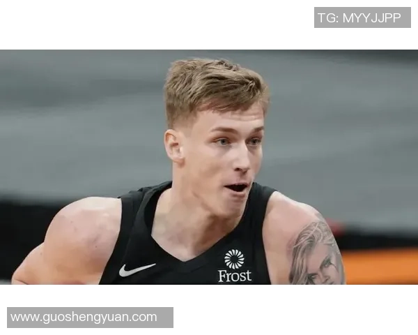 瑞安邓恩谈布克得分能力我们用独特方式助他发挥潜力