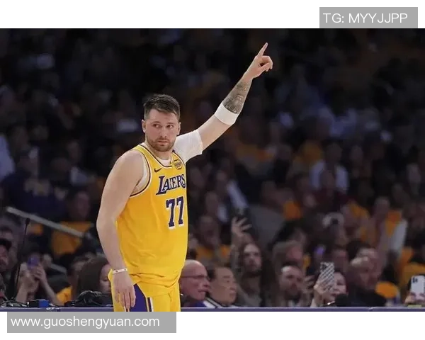 东契奇首节表现轻松自如7投4中斩获13分2板3助1断1帽展现全能实力