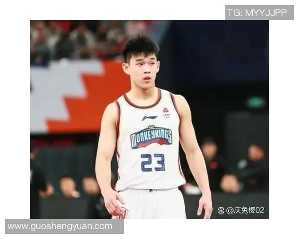 林葳在比赛中表现出色抓住机会贡献8分2板1助展现潜力