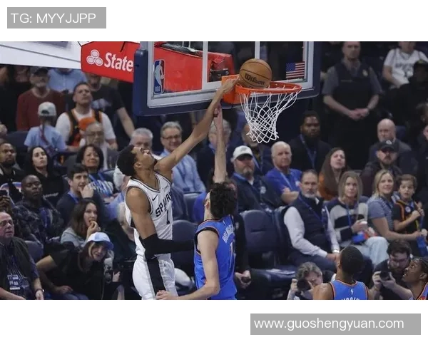 亚历山大尽力而为22投14中砍下33分却遭遇负面影响正负值创最低纪录