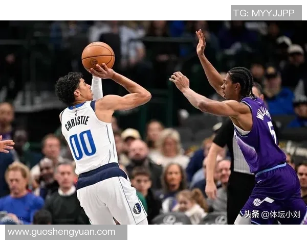 克莱三分球表现不佳仅得11分3篮板1助攻正负值惨遭21