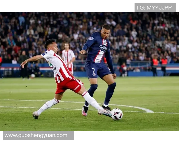 姆巴佩闪耀全场梅开二度展现超强实力四射门四次过人助攻三次关键传球